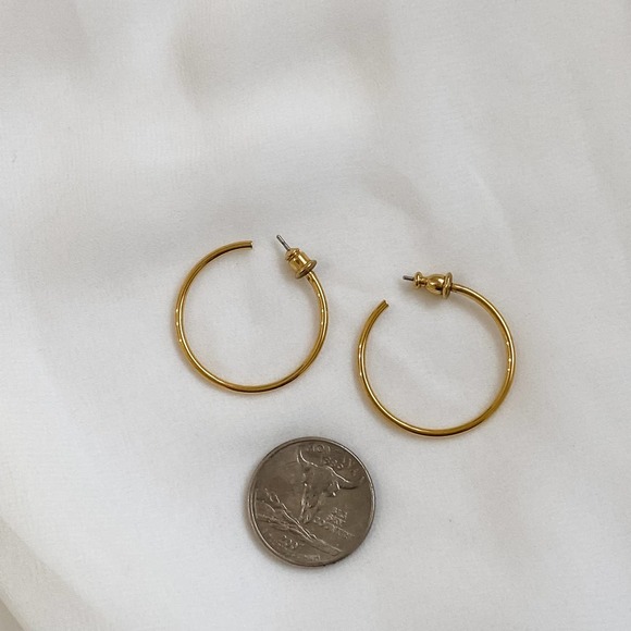 VTG Gold Slim Medium Size Hoop Earrings - Picture 2 of 5